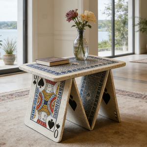 <span class=keywords><strong>Table</strong></span> basse moderne créative en forme de <span class=keywords><strong>maison</strong></span> de cartes, <span class=keywords><strong>table</strong></span> d'appoint unique Reine de Pique, <span class=keywords><strong>table</strong></span> d'appoint de luxe sur le thème du <span class=keywords><strong>poker</strong></span> - Product Image 1