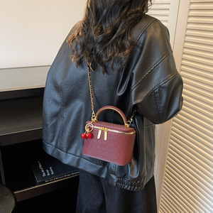 <span class=keywords><strong>Sac</strong></span> bandoulière carré en PU tressé Advanced Sense, petit format, nouveau style transfrontalier 2026, avec chaînes givrées pour femme - Product Image 2