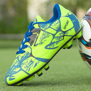 Chaussures de football pour garçons, tige synthétique, doublure en mesh, semelle extérieure en caoutchouc, semelle intermédiaire en EVA, coupe basse, crampons pour entraînement et matchs - Product Image 4