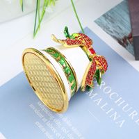 Cloches européennes créatives en gros, artisanat en métal, décorations pour la maison, ornements en alliage émaillé, décorations de rangement, cadeaux de vacances