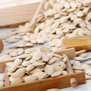 Noyaux de <span class=keywords><strong>citrouille</strong></span> riches en nutriments certifiés biologiques, frais et séchés, livraison rapide, sac de 25/50 <span class=keywords><strong>kg</strong></span>, durée de conservation de 12 mois pour usage alimentaire - Product Image 1