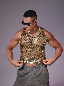Top Senza Maniche Traforato alla Moda per Discoteca e Feste, con Rete a Maglia e Paillettes - Product Image 3