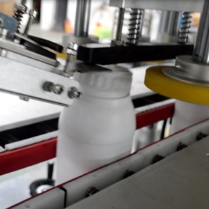 Máquina taponadora de 100mm para Glaces Máquina taponadora lineal automática Máquina selladora taponadora de bebidas <span class=keywords><strong>Lichi</strong></span> Producción personalizada Lin - Product Image 2