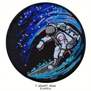 Patch brodé thermocollant Ciel étoilé, lever de soleil, montagne, boussole, espace pour la décoration de vêtements, sacs et chapeaux - Product Image 3