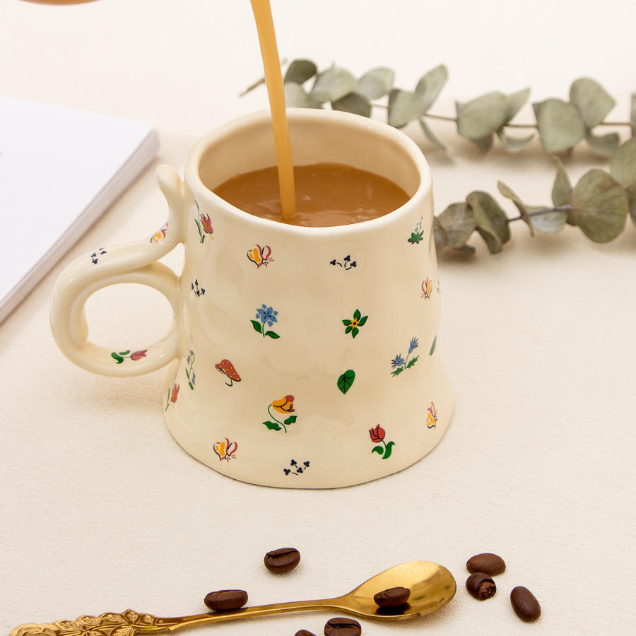 Imprimé fleuri beige