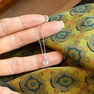 สร้อยคอจี้เงินแท้ S925 ดีไซน์จีนใหม่ ประดับด้วยพลอยสีเขียว รูปทรงน้ำเต้า ดีไซน์หรูหราเบาๆ สำหรับใส่ที่ไหปลาร้า - Product Image 4