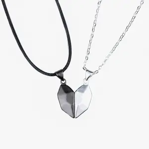 Wholesale Factory Heart 316 gioielli in acciaio inossidabile base di aspirazione magnetica tendenze da uomo e da donna per gioielli da coppia alla moda