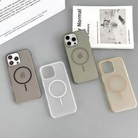 Coque de téléphone magnétique antichoc ultra-fine mate translucide pour 12 13 Pro Max 14 15 16 Plus 17 avec boutons métalliques en PC rigide