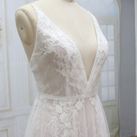 Robes de mariée élégantes en tulle français doux avec de belles fleurs en dentelle, photos réelles