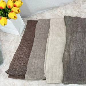 Foulard Turban Vintage en Rayonne Solide pour l'Hiver, Effet Froissé Bouclé, Long Hijab Fait Main Respirant pour Femme, Idéal pour l'Extérieur - Product Image 4