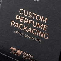 Boîte à parfum rigide noire haut de gamme en deux parties avec couvercle amovible et insert ajusté pour présentation d'emballages de parfums personnalisés