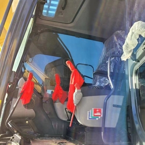 รถขุด Komatsu รถขุดตีนตะขาบ PC200-8มือสองสภาพดี - Product Image 5