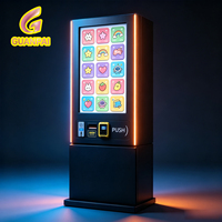 Grand écran publicitaire intelligent sur mesure pour distributeur automatique de cartes à collectionner (TCG) avec lecteur de cartes pour la vente de paquets et boîtes de cartes