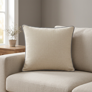 Housse de coussin en lin de qualité supérieure avec passepoil contrastant |   Coussin carré décoratif beige naturel avec bord gris pour canapé - Product Image 4