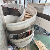 Escalier en colimaçon intérieur sur mesure, fabrication à Shanghai, panneaux en acier laminé artistiques et minimalistes, colonnes en acier inoxydable 304