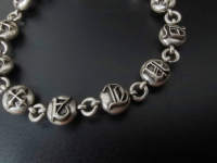 Bracelet rond plat vintage en argent antique avec croix chrétienne gothique rétro