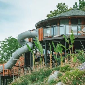 Casa de árbol prefabricada de madera con tobogán Terraza exterior Resort Lodge Hotel Estilo Cabaña de troncos <span class=keywords><strong>Chalet</strong></span> redondo Techo de teja Homestay - Product Image 1