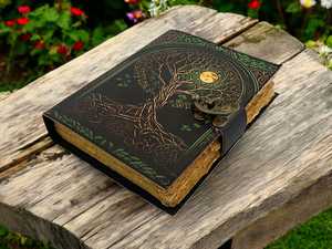 Journal en cuir Arbre de Vie fait main, Grimoire, Livre de sorts - Product Image 1