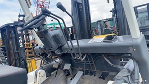 Chariot élévateur diesel TCM FD70 de 7 tonnes, capacité de 7000 kg, mât de 3 m, moteur Isuzu, équipement industriel lourd pour entrepôt - Product Image 2