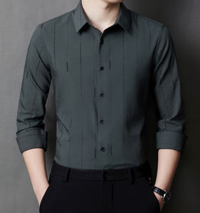 OEM/ODM Camisas <span class=keywords><strong>Slim</strong></span> <span class=keywords><strong>Fit</strong></span> stile Casual fornitore di <span class=keywords><strong>abbigliamento</strong></span> stampato personalizzabile da <span class=keywords><strong>uomo</strong></span> con risvolto Casual camicia traspirante - Product Image 3