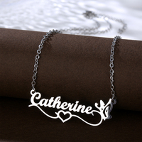 Vente en gros de bijoux en acier inoxydable avec nom personnalisé pour enfants collier avec nom en anglais givré en forme de cœur personnalisé
