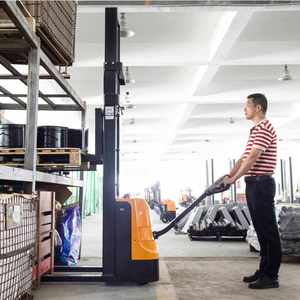 Chariot élévateur à chargement automatique de vente chaude gerbeur électrique type de marche chariot élévateur électrique de cargaison d'ascenseur de 1 tonne - Product Image 3