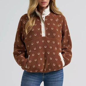 Fabricant de vestes courtes en molleton Sherpa pour femmes, personnalisées, à col montant, demi-fermeture à boutons-pression, à imprimé fer à cheval et à blocs de couleur - Product Image 2