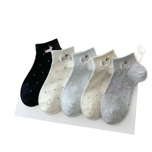 Calcetines cortos de primavera y verano, absorbentes del sudor, resistentes al olor, con patrón de Dachshund, hilo de algodón sin costuras para mujer - Product Image 4