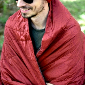 Couverture matelassée de camping en polyester recyclé natif pour adultes, rouge <span class=keywords><strong>Warrens</strong></span>, taille ouverte 79 "L X 55" W - Product Image 5