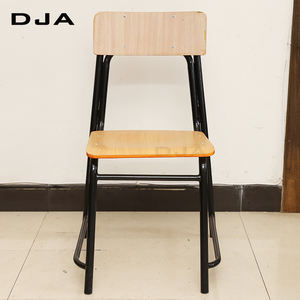 Chaise d'Élève de Classe Standard en Métal et Bois Style Classique Mobilier Scolaire Public - Product Image 3