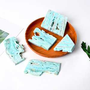 Plaque de cristal minéral irrégulier de haute qualité, tranche de cristal brut d'hémimorphite pour la guérison - Product Image 1