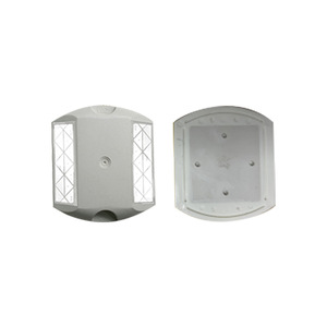 Piques réfléchissantes double face en plastique de 3 m, directement de l'usine, <span class=keywords><strong>pour</strong></span> marquage routier surélevé, signalisation routière, indice de protection IP06 - Product Image 1