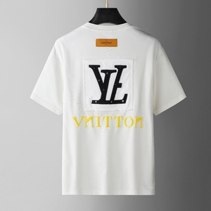T-shirt basique ample pour homme, en coton 100% respirant, imprimé L V, de haute qualité, décontracté et luxueux, à manches courtes. - Product Image 1
