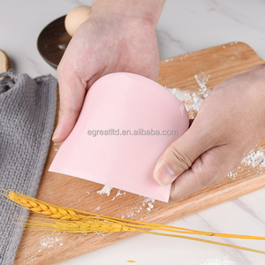 Espátula Raspadora de Plástico Flexible con Borde y Ángulos Afilados para Cortar Masa de Pan, Antideslizante, Ideal para Amantes de la Repostería - Product Image 5
