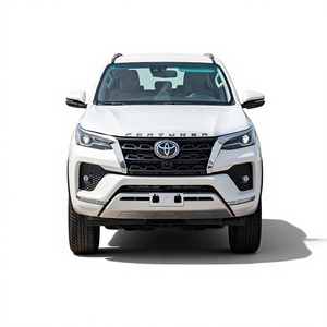 สำหรับรถยนต์ Hilux SUV 7 ที่นั่ง เครื่องยนต์ดีเซล เกียร์อัตโนมัติ ไฟหน้า LED ยาง R18 พวงมาลัยซ้าย หลังคาซันรูฟ สีขาวภายนอก - Product Image 1