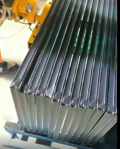 Neueste voll automatische Isolierglas-Produktions linie SPS/motor getriebene CNC-Steuerung Hochleistungs-800-900 Stück/8 Stunden für Isolierte - Product Image 6