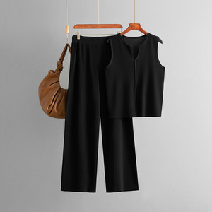 ชุดเซ็ตสองชิ้นลำลองสำหรับผู้หญิง เสื้อถักคอวีแขนกุด กางเกงขายาวทรงกว้าง ลายเรียบ ชุดแฟชั่นฤดูร้อน - Product Image 3