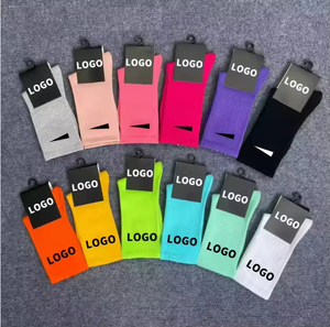 ถุงเท้ากีฬาคุณภาพสูงสำหรับผู้ชายและผู้หญิง ยี่ห้อใหม่ ขายส่ง มีหลายสีให้เลือก - Product Image 1