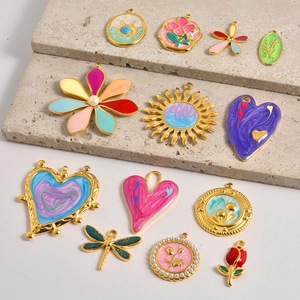Pendentif Cœur Fleur Soleil en Émail Coloré Plaqué Or 18K pour Collier DIY Breloques Bijoux - Product Image 4