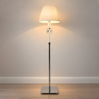 Lampe sur pied en cristal de luxe à la française, base en fer électroplaqué, abat-jour en tissu plissé, cristal rouge en verre pour chambre, villa, hôtel