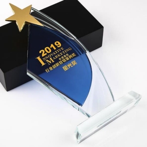 Trophée étoile en verre cristal poli portable personnalisé de haute qualité avec étoile à cinq branches en métal gravée, coupe de récompense d'entreprise - Product Image 5