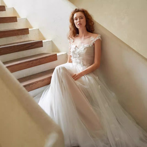 Forest Themed Petal Wedding Dress V Neck A Line Tulle Off White Floor Length Train Simple Princess Style 2026 New Design - Product Image 3