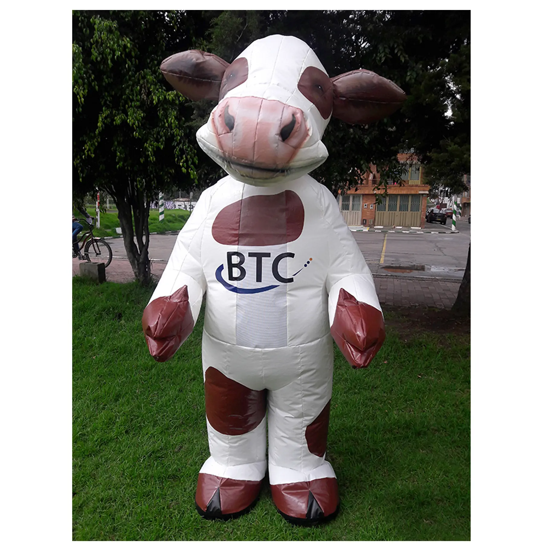 PVC Plane aufblasbares Vieh kostüm, aufblasbares Bullen maskottchen kostüm zu verkaufen