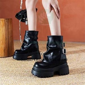 Botas de Mujer con Tacón Alto y Plataforma, Estilo Moderno, con Abertura en la Parte Superior - Product Image 1