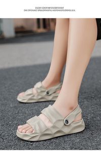 Men's summer outerwear style flip-flops 2026 new durable odor-resistant suitable for driving casual lightweight beach Sandals - Product Image 5