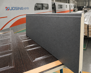 Porte de garage moderne avec plusieurs styles de panneaux, couleurs RAL et options de levage ZUOSING C500 - Product Image 3