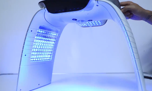 Lampe LED PDT anti-âge 7 couleurs, longueurs d'onde 415/590/630/830 nm pour le traitement de l'acné du visage, le contrôle du sébum et le rajeunissement de la peau - Product Image 2