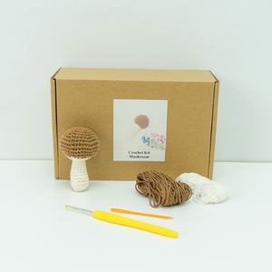 Kit de Ganchillo para <span class=keywords><strong>Principiantes</strong></span>: Proyector de Amigurumi de Animales y Hongos para Niños, Manualidades DIY Fáciles de Aprender - Product Image 1