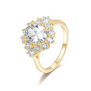 Anillo de Compromiso de Moissanita Chapado en Oro de 18K para Mujer, Corte Brillante Redondo, Diseño de Racimo en Forma de Flor, Estilo Clásico - Product Image 1