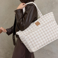 Individuell bedrucktes Logo Deluxe Damen Baby Mama Reisetaschen Tragbare 9-Taschen-Windel-Einkaufstasche mit Kinderwagen riemen